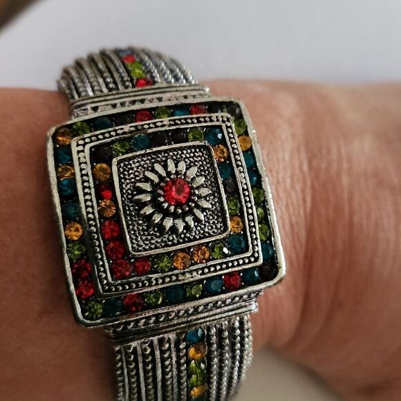 Colorful stones Cuff bracelet with spring hinged closure - Picture 3 of 5